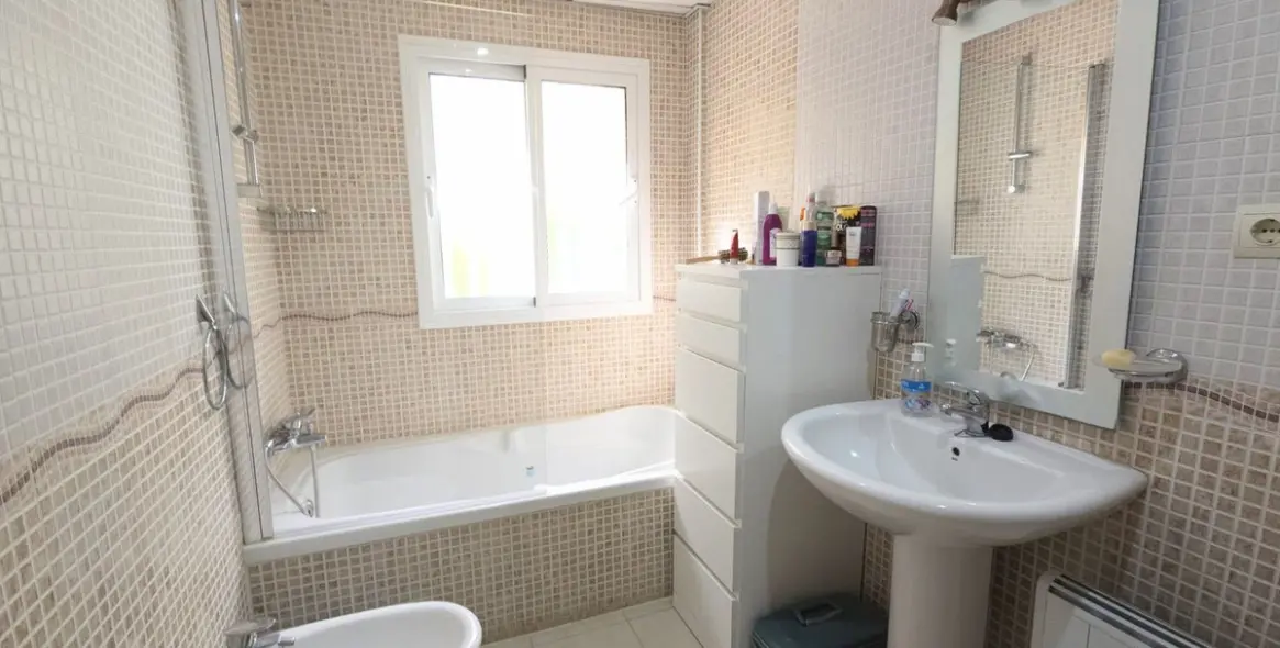 Sale of detached villa in Riviera del Sol 26