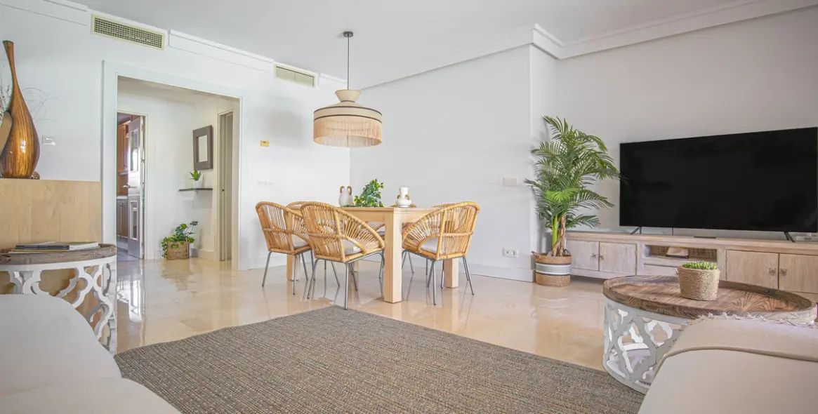 Sale of middle floor apartment in Estepona (district Estepona) 10