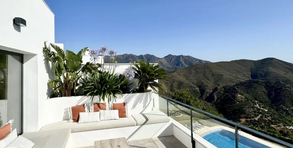 Sale of townhouse in Elviria 29