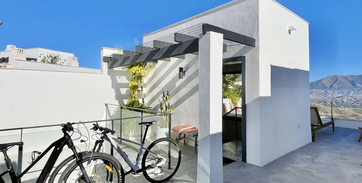 Sale of townhouse in Elviria 30