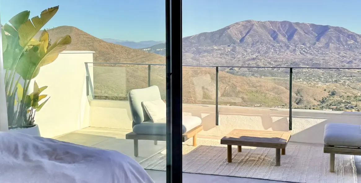 Sale of townhouse in Elviria 32