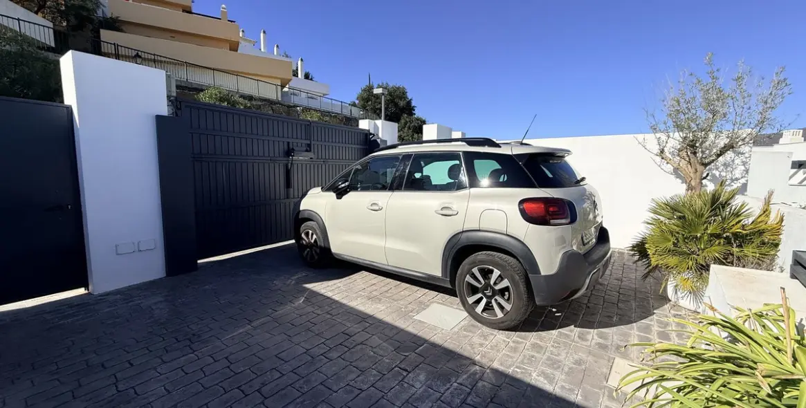 Sale of townhouse in Elviria 35