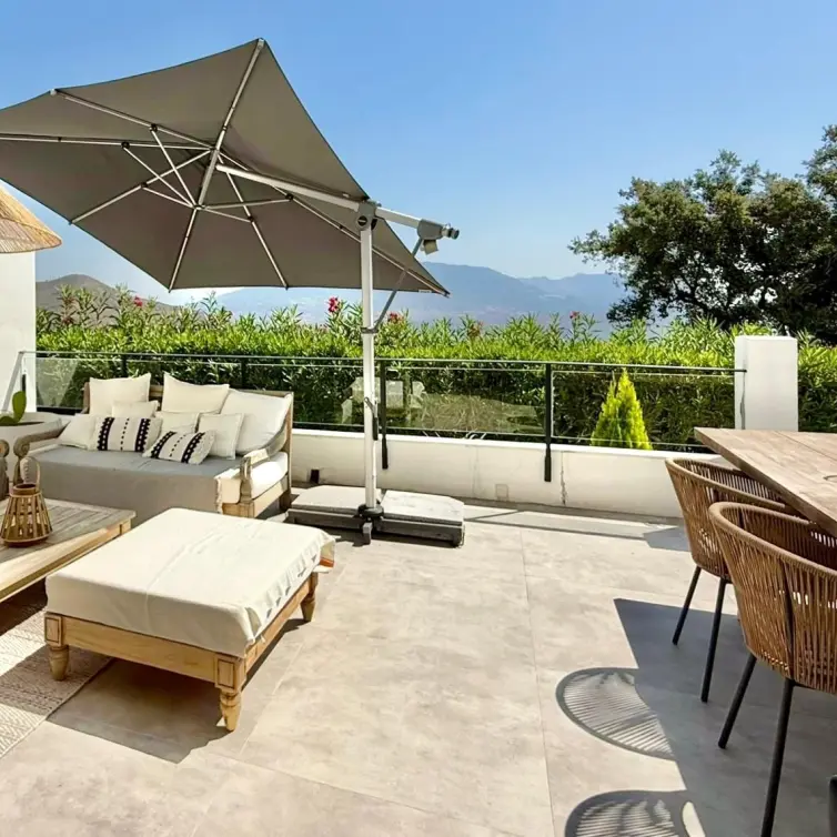 Sale of townhouse in Elviria