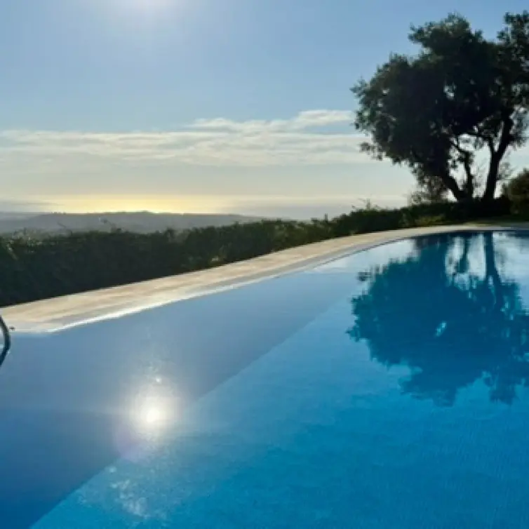 Sale of townhouse in Elviria