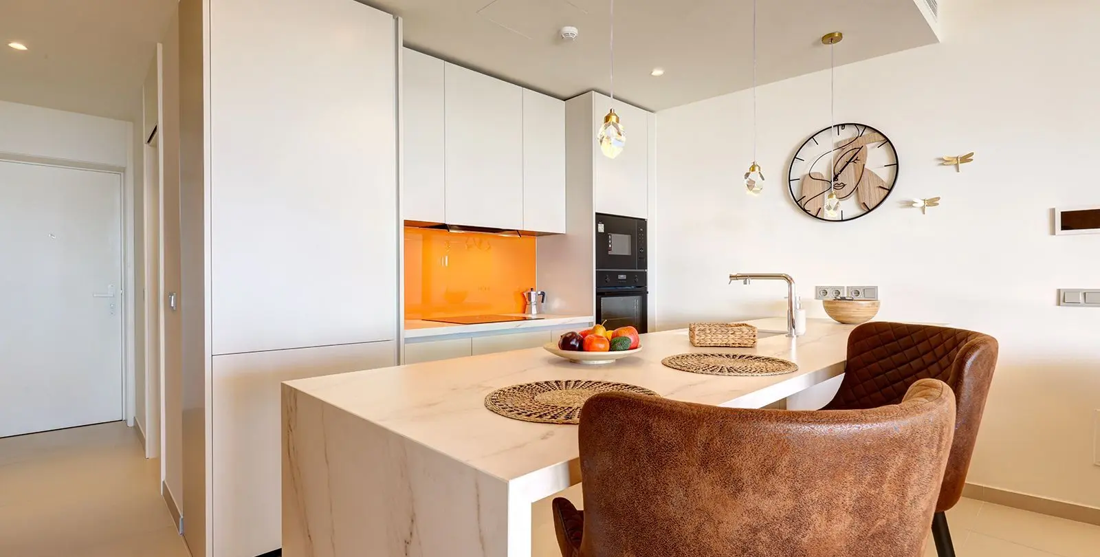 Venta de apartamento en planta media en Higueron 5