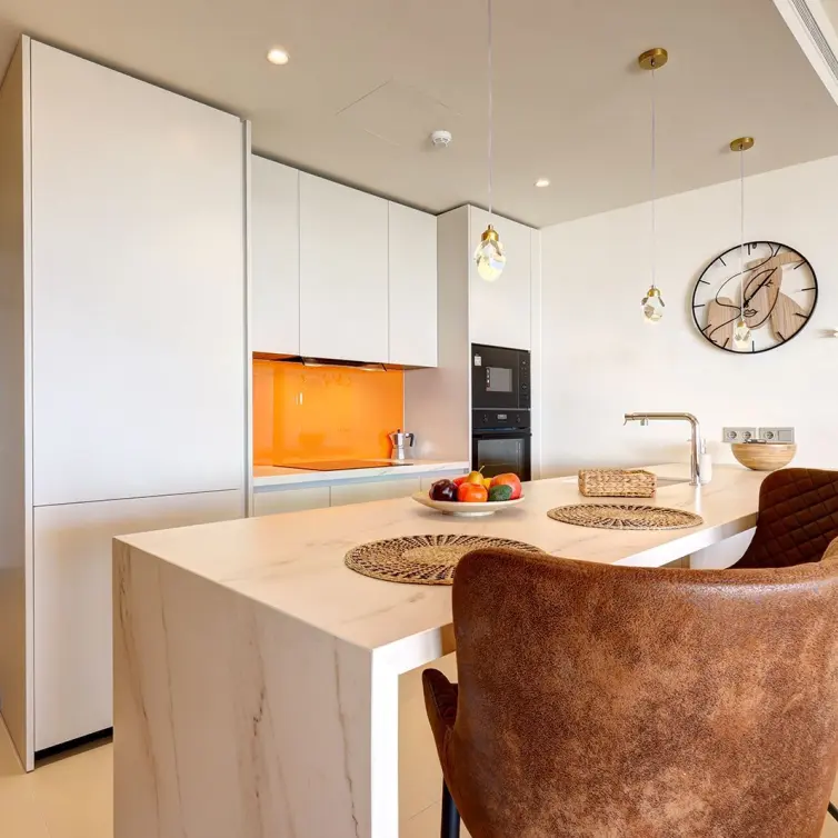 Venta de apartamento en planta media en Higueron
