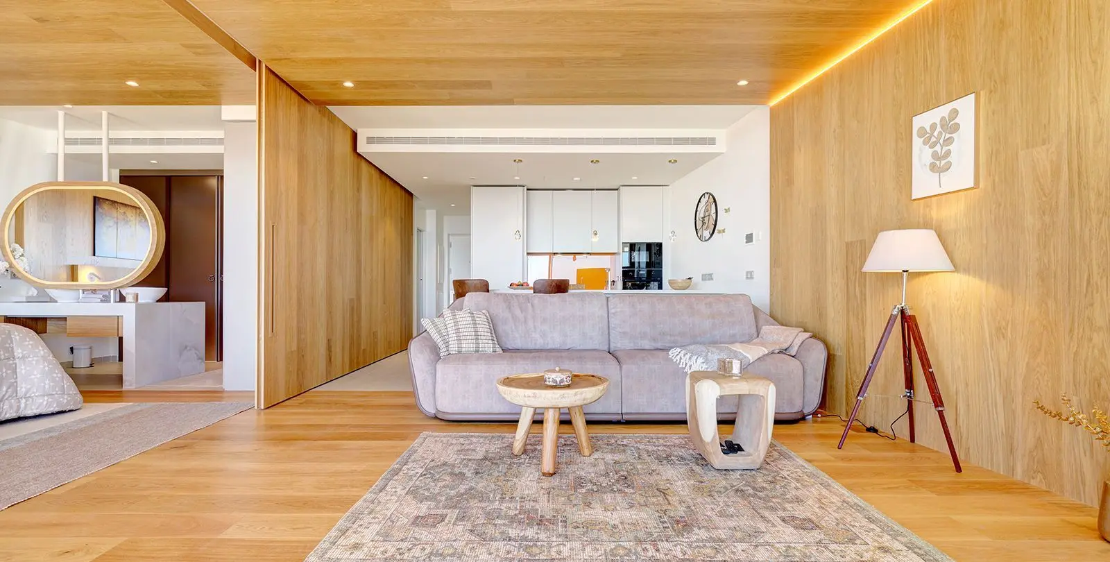 Venta de apartamento en planta media en Higueron 8