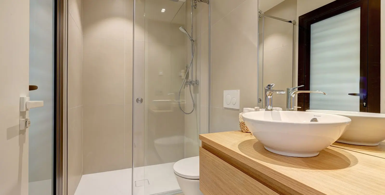 Venta de apartamento en planta media en Higueron 16