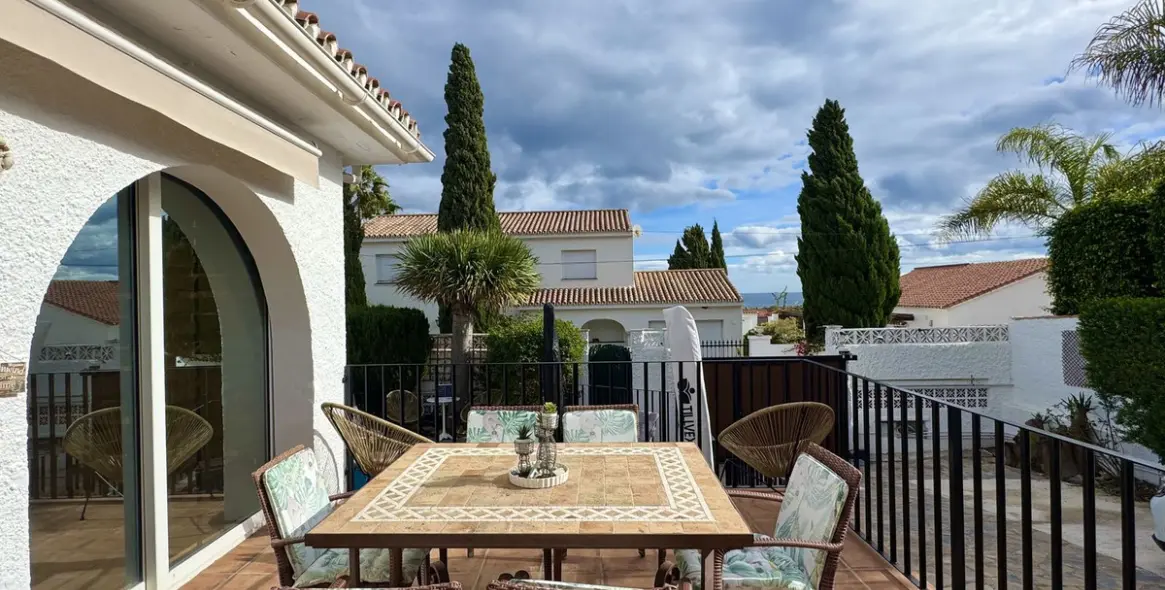 Sale of detached villa in La Duquesa 4