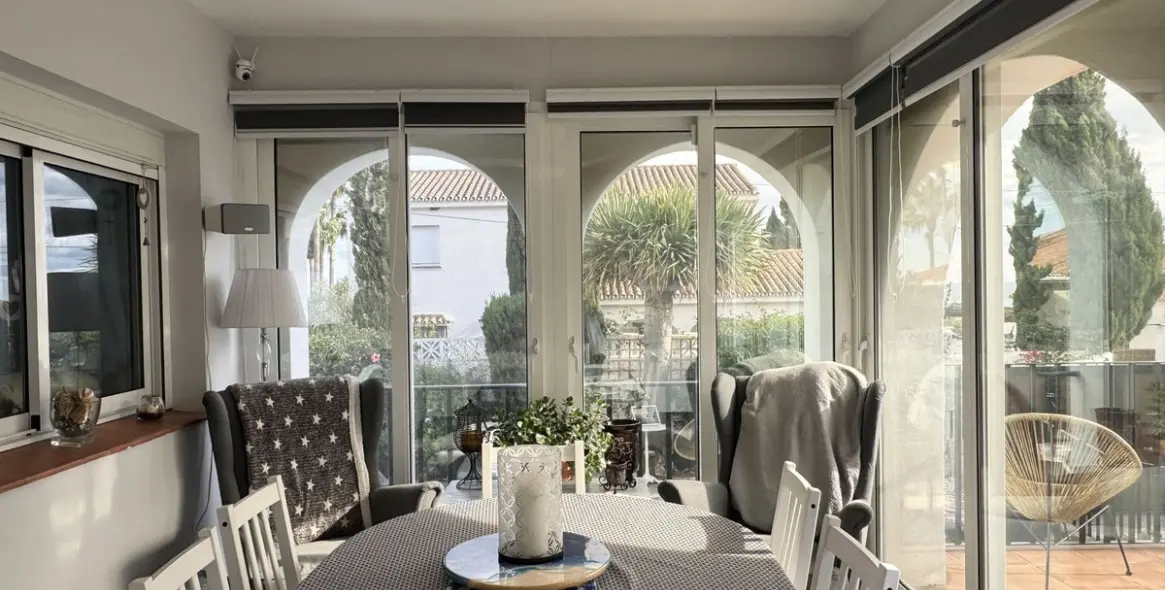 Sale of detached villa in La Duquesa 13