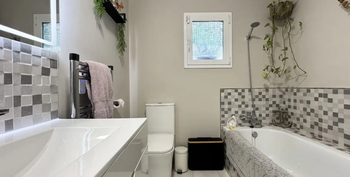 Sale of detached villa in La Duquesa 20