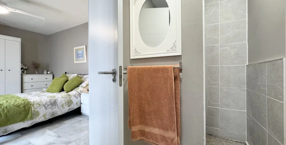 Sale of detached villa in La Duquesa 27