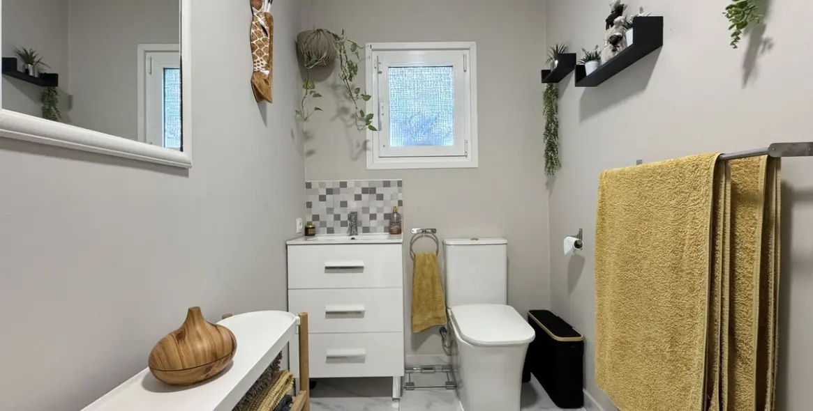 Sale of detached villa in La Duquesa 28