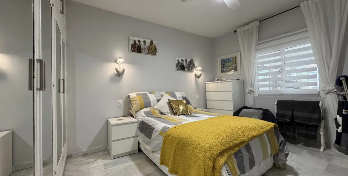 Sale of detached villa in La Duquesa 30