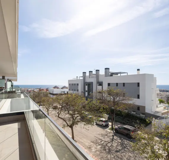 Middle floor apartment R5236264