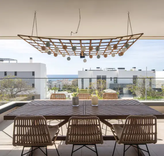 Middle floor apartment R5236264