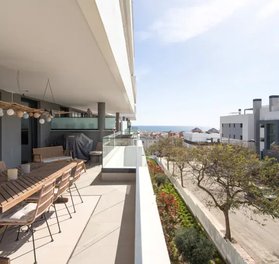 Middle floor apartment R5236264