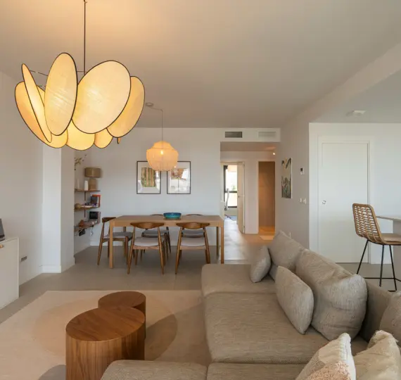 Middle floor apartment R5236264