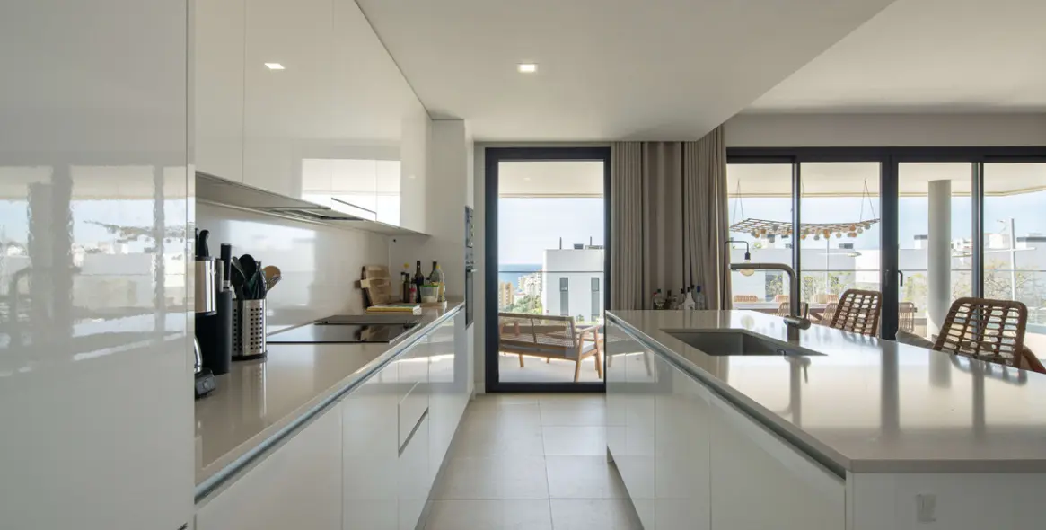 Sale of middle floor apartment in Estepona (district Estepona) 8