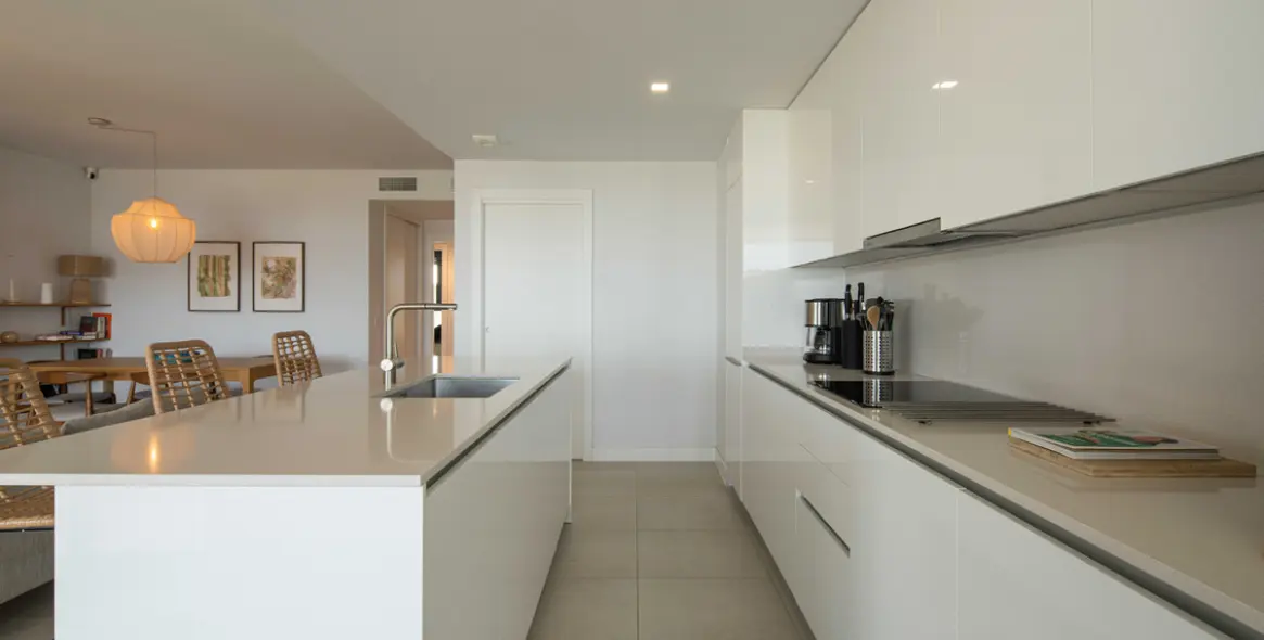 Sale of middle floor apartment in Estepona (district Estepona) 9