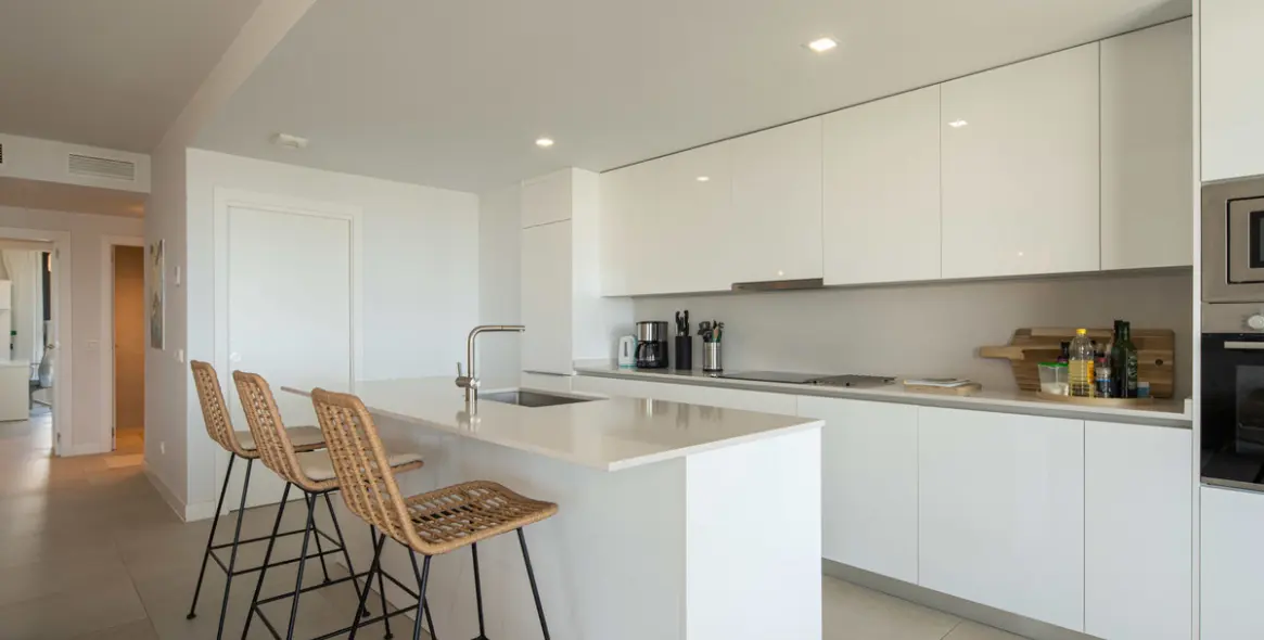 Sale of middle floor apartment in Estepona (district Estepona) 10