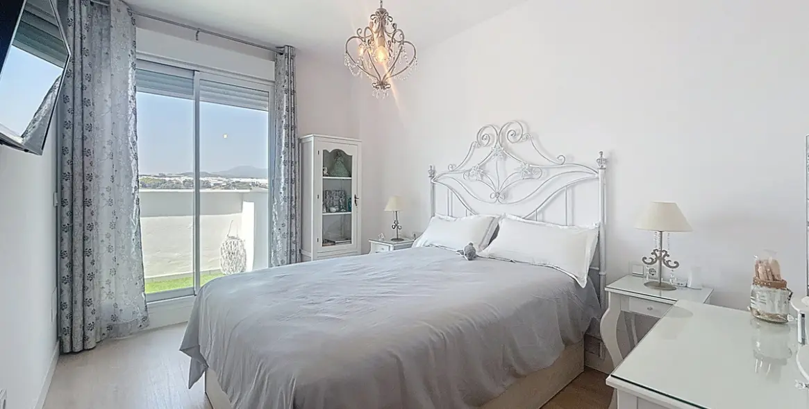 Sale of penthouse in Estepona (district Estepona) 5