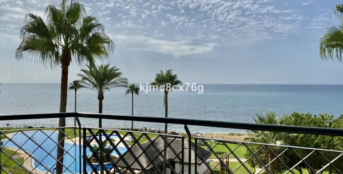 Продажа апартаментов на среднем этаже в Calahonda 1