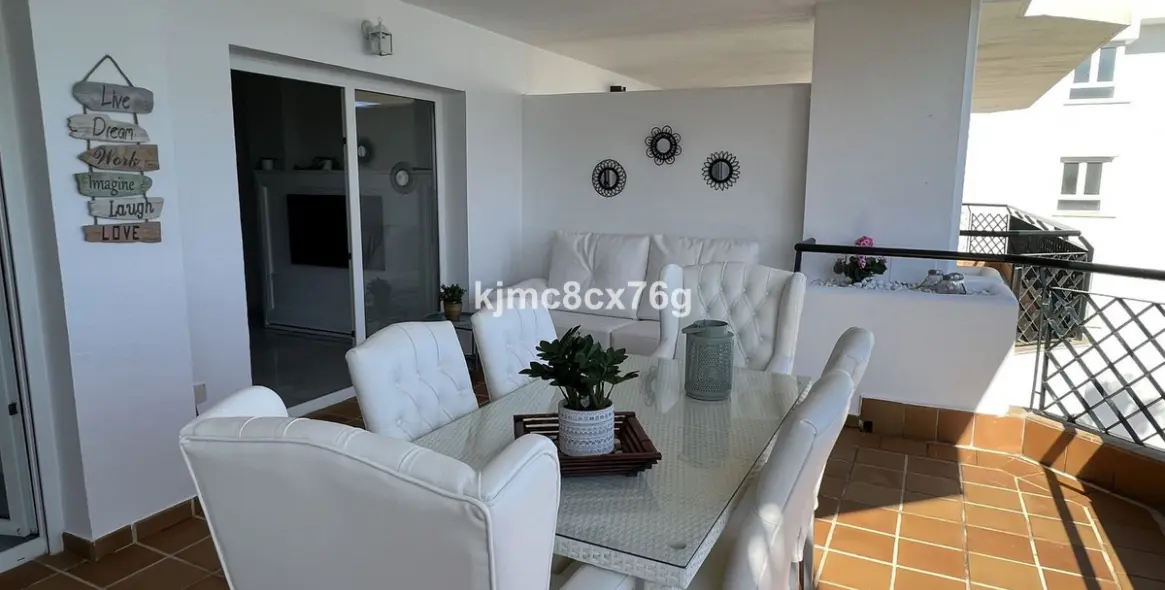 Продажа апартаментов на среднем этаже в Calahonda 3