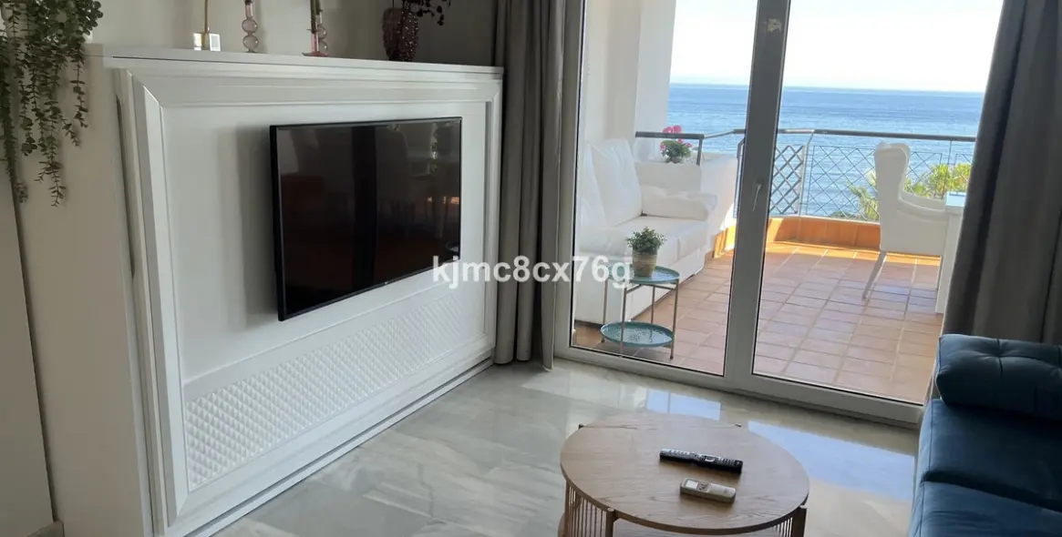 Продажа апартаментов на среднем этаже в Calahonda 5