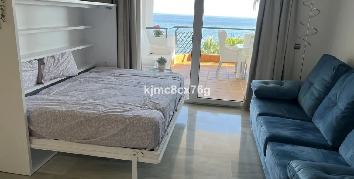 Продажа апартаментов на среднем этаже в Calahonda 6