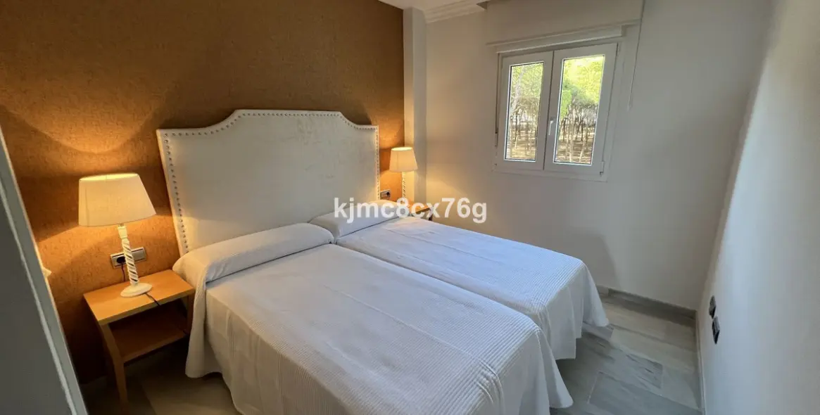 Продажа апартаментов на среднем этаже в Calahonda 18