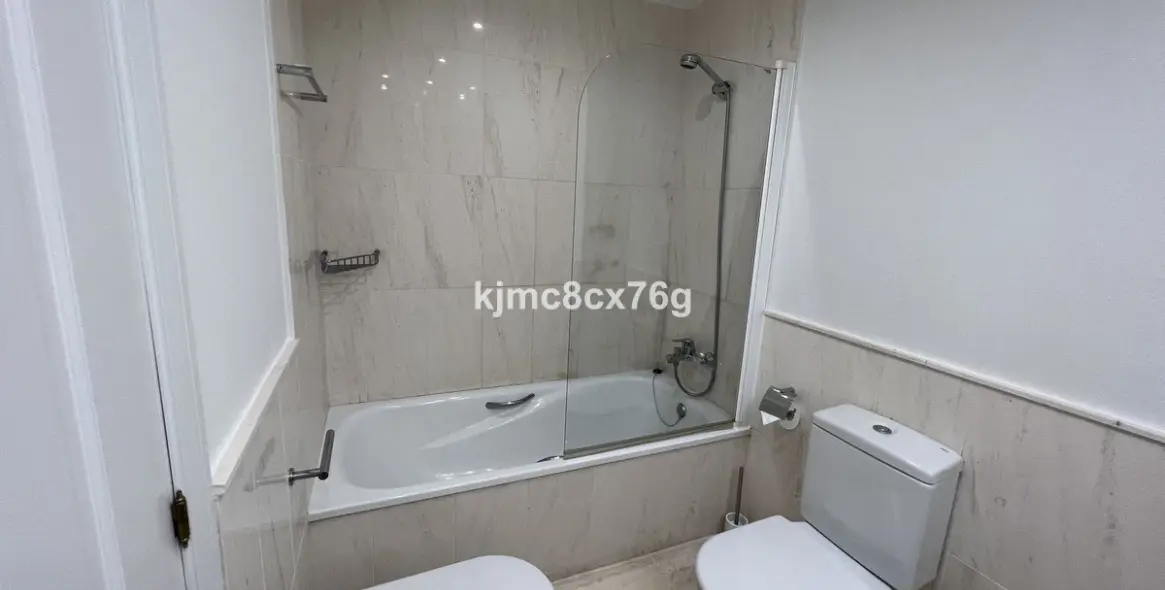 Продажа апартаментов на среднем этаже в Calahonda 20