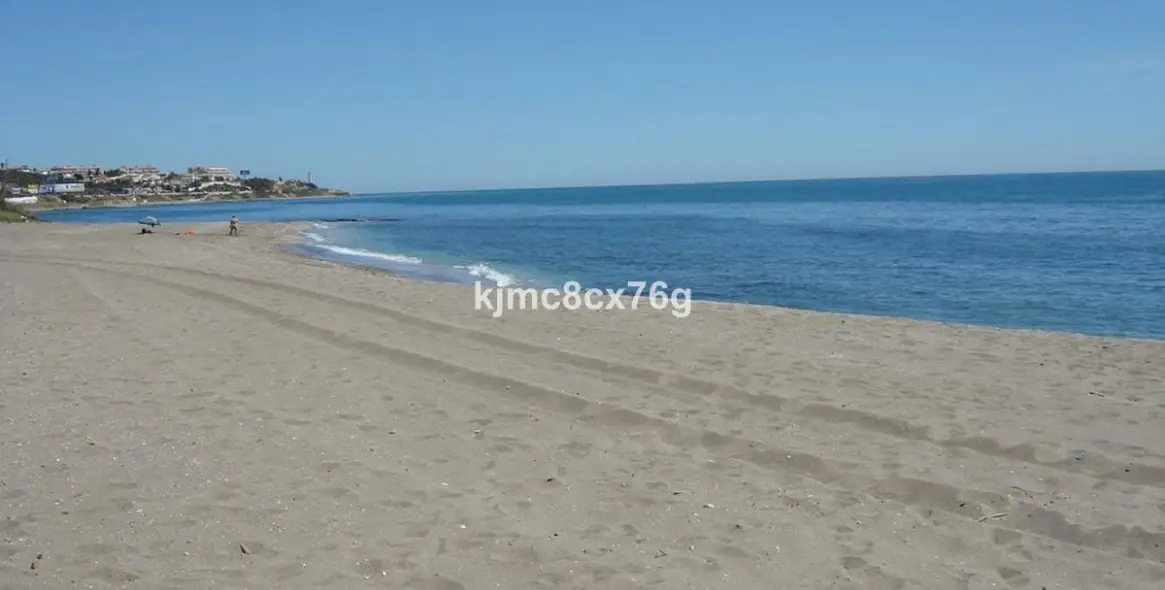 Продажа апартаментов на среднем этаже в Calahonda 27