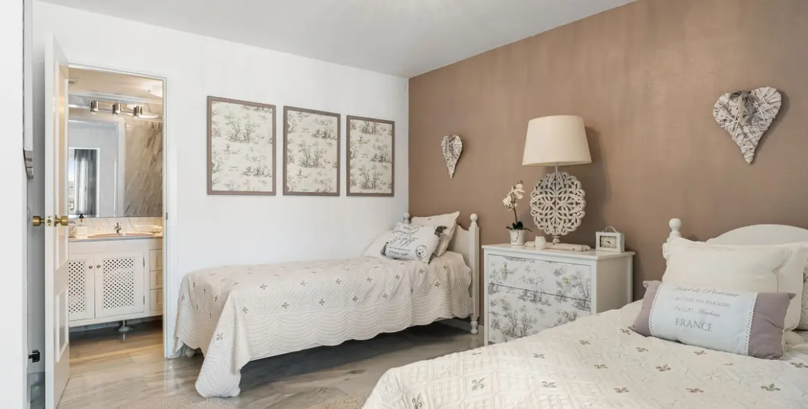 Sale of townhouse in Nueva Andalucía 21