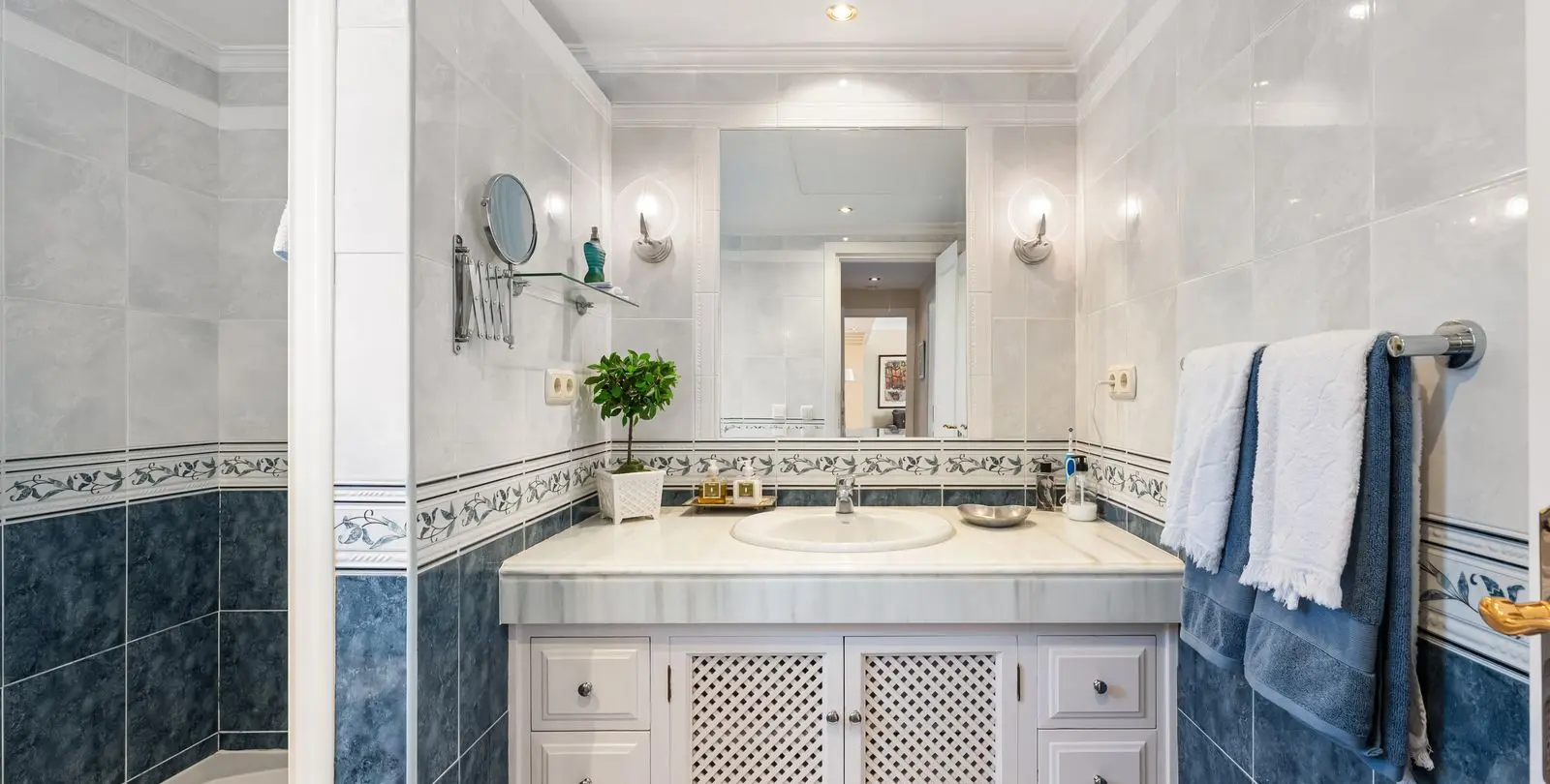 Sale of townhouse in Nueva Andalucía 13