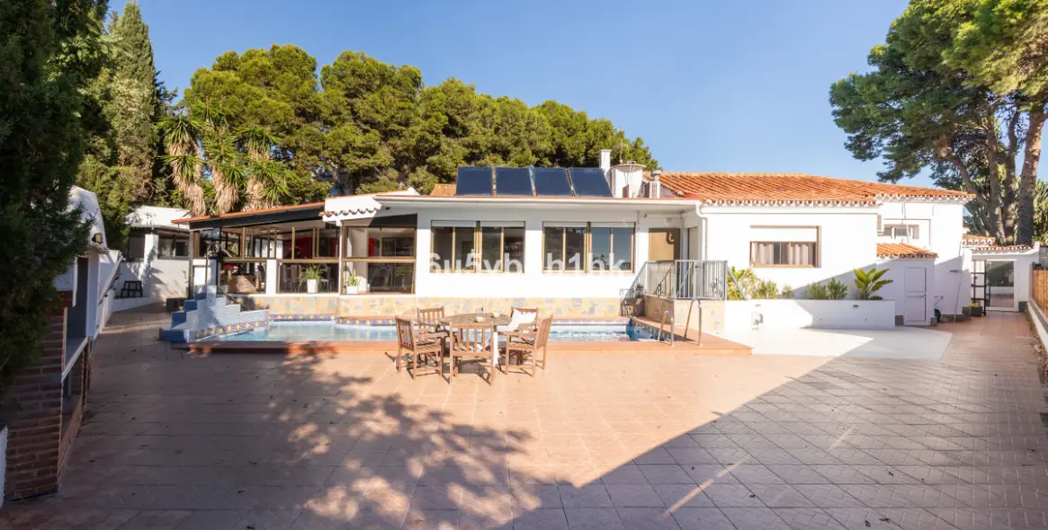 Продажа  отдельно стоящей виллы в Torremolinos 1