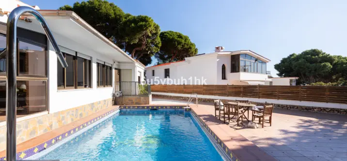 Продажа  отдельно стоящей виллы в Torremolinos 2