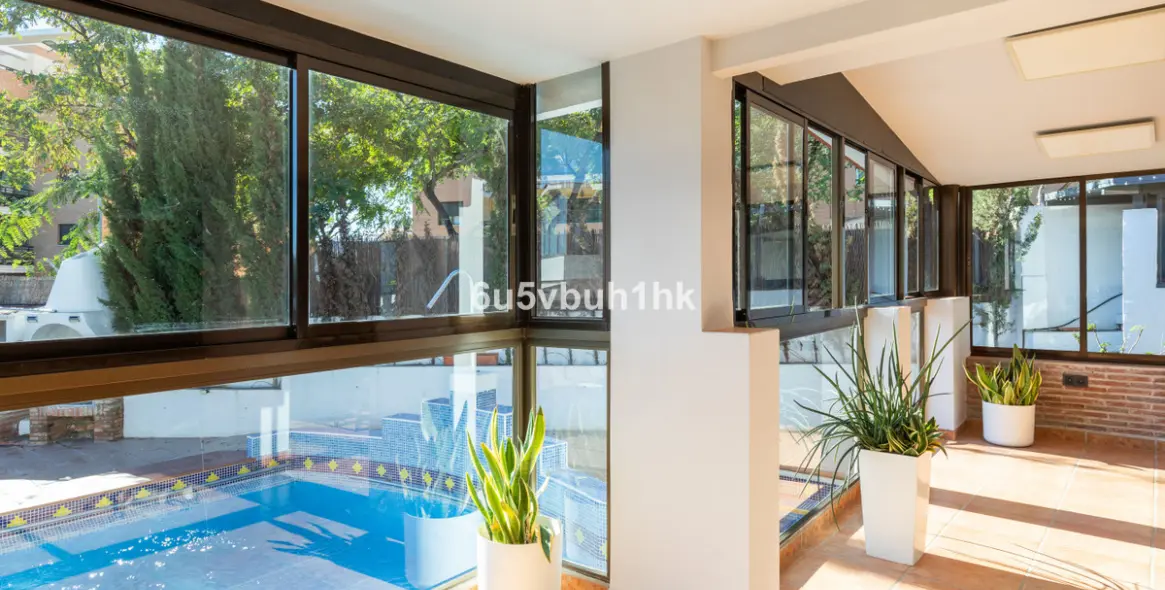 Продажа  отдельно стоящей виллы в Torremolinos 4