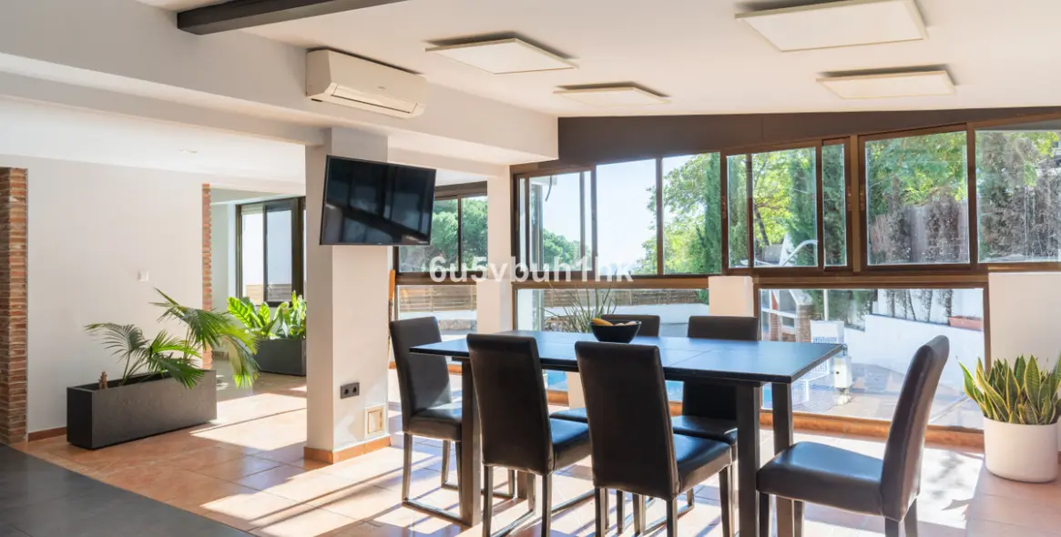 Продажа  отдельно стоящей виллы в Torremolinos 5