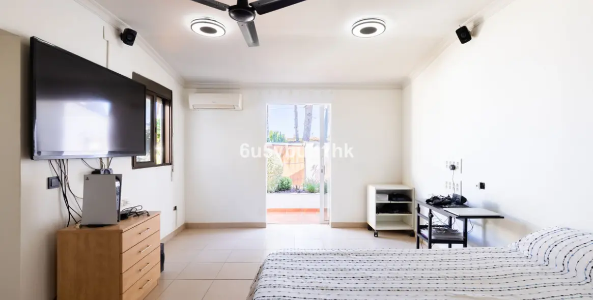 Продажа  отдельно стоящей виллы в Torremolinos 14