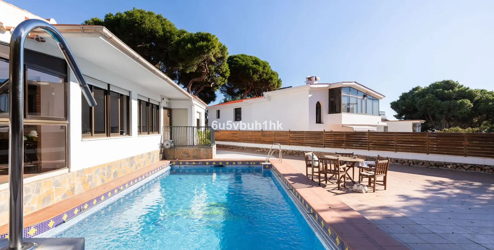 Продажа  отдельно стоящей виллы в Torremolinos 1