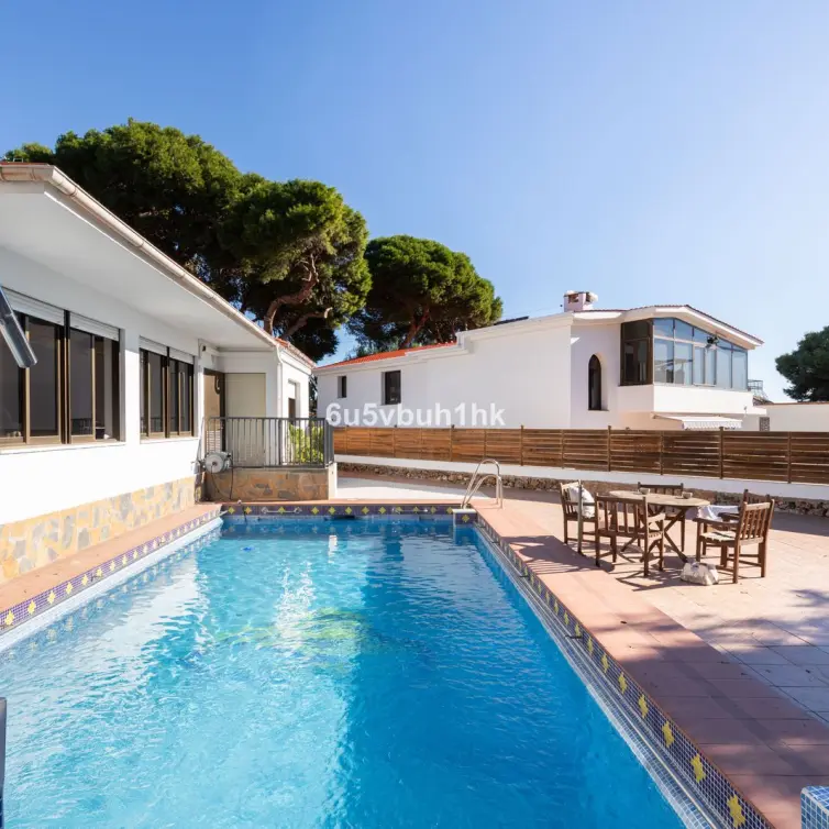 Sale of detached villa in Torremolinos