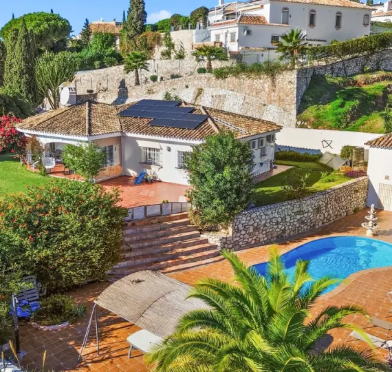 Продажа  отдельно стоящей виллы в Mijas