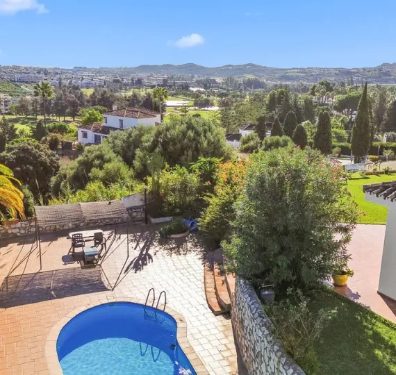 Продажа  отдельно стоящей виллы в Mijas