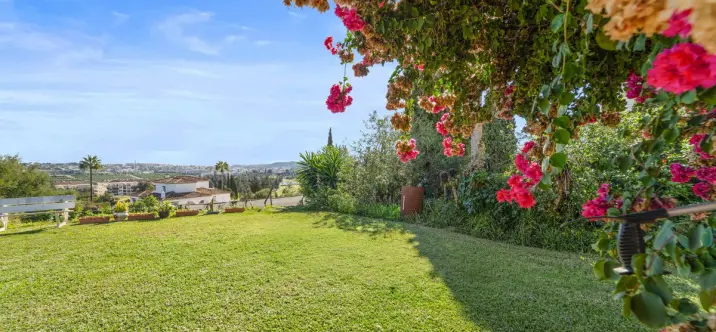 Продажа  отдельно стоящей виллы в Mijas 2