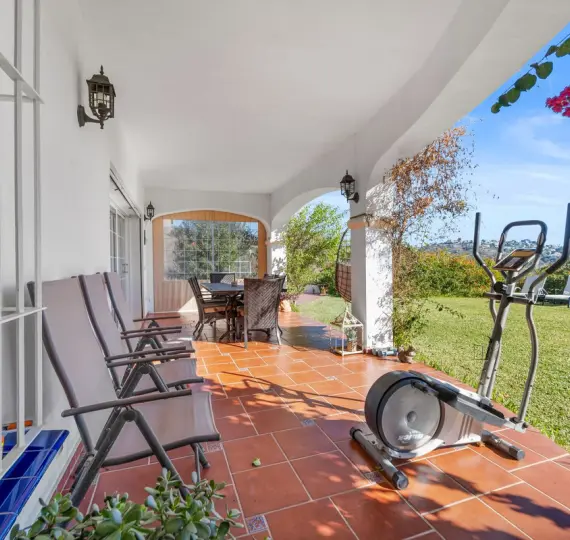 Продажа  отдельно стоящей виллы в Mijas