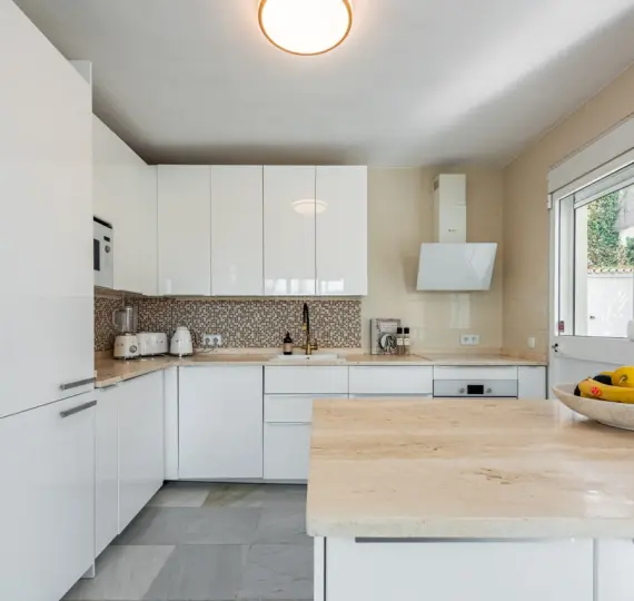 Detached villa R5223823