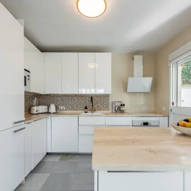 Sale of detached villa in Nueva Andalucía