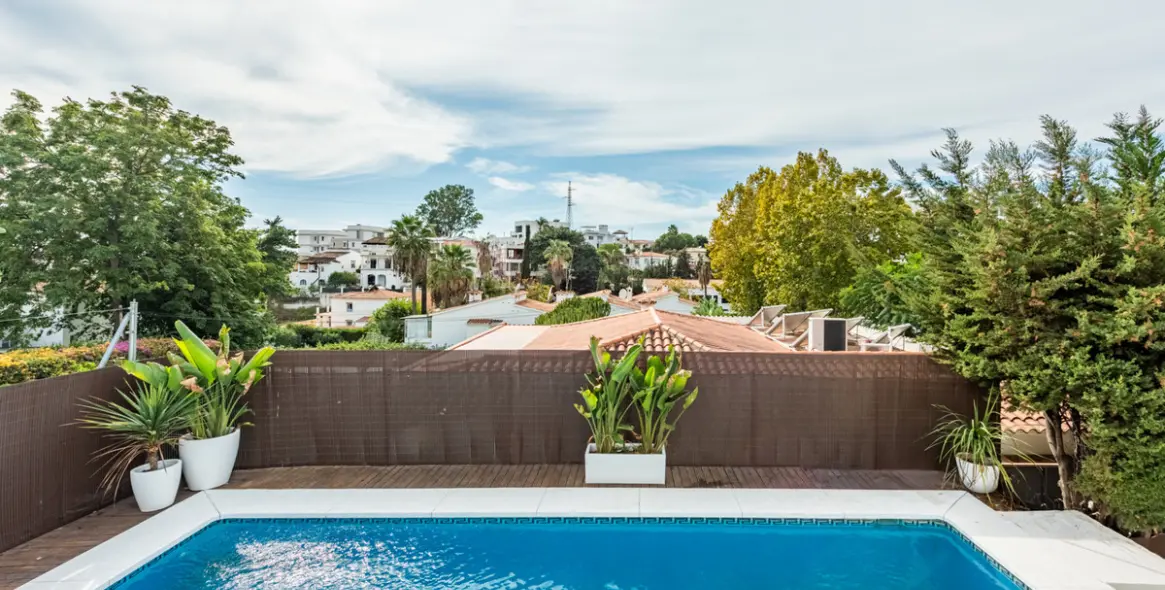 Sale of detached villa in Nueva Andalucía 15