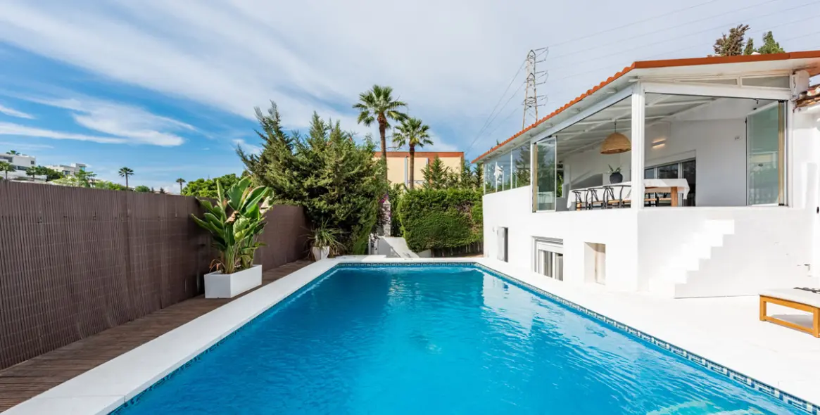 Sale of detached villa in Nueva Andalucía 17